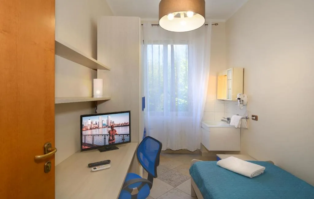 Single Room with External Private Bathroom — Villa Grazia