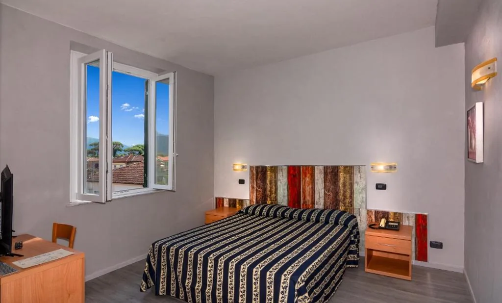 Camera Singola con Bagno Privato — Hotel Apuana