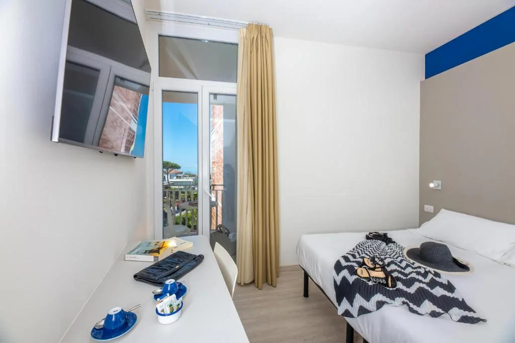 Single Room with Balcony — Amarina Hotel