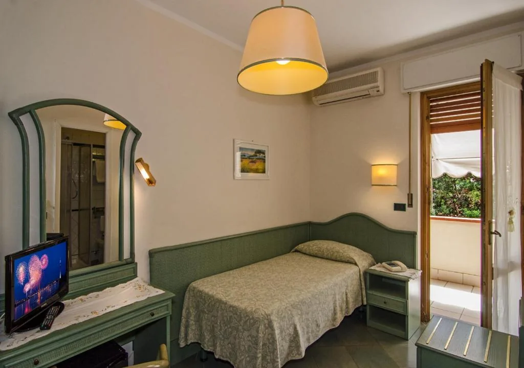 Camera Singola con Balcone — Hotel Kyrton