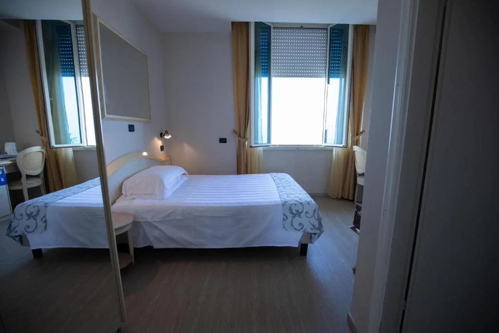 Camera Singola con Vista Mare — Hotel London