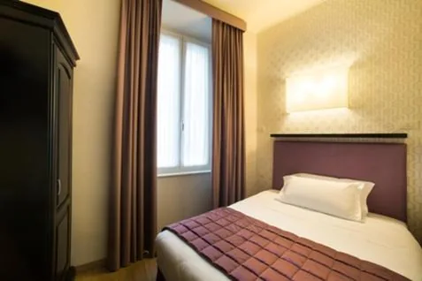 Deluxe Single Room — Hotel Montreal