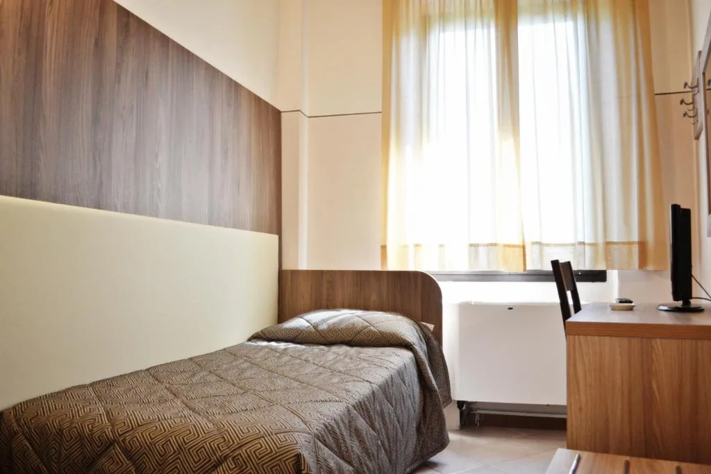 Economy Single Room — Hotel Arno Bellariva