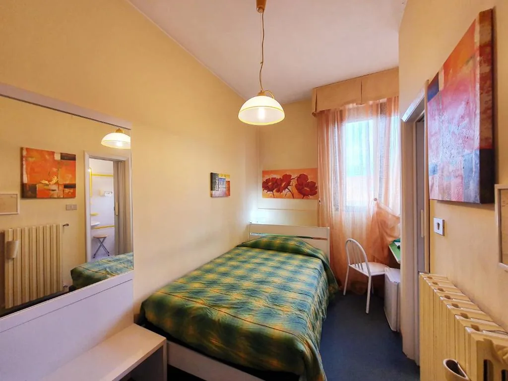Camera Singola Economy — Hotel Continentale