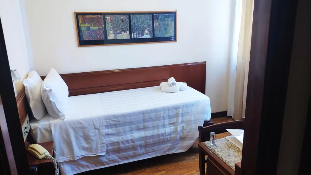 Single Room — Grand Hotel Duomo