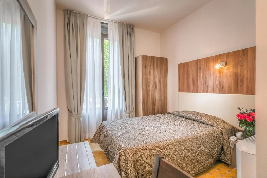 Single Room — Hotel Arno Bellariva