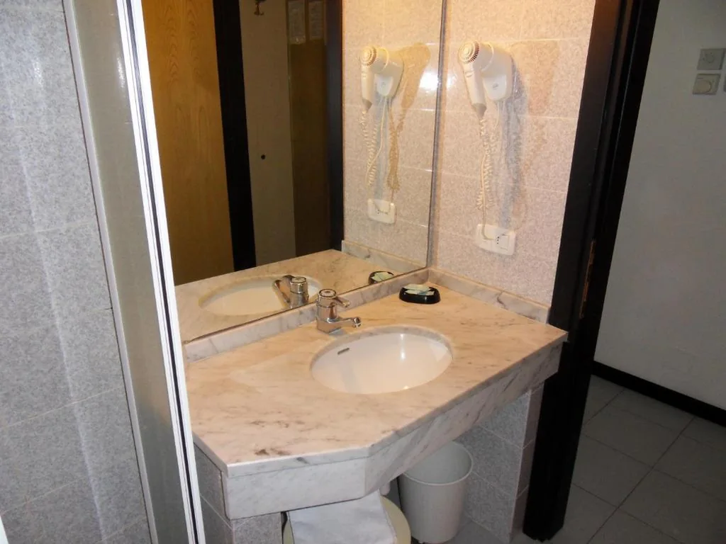 Single Room — Hotel Aurora