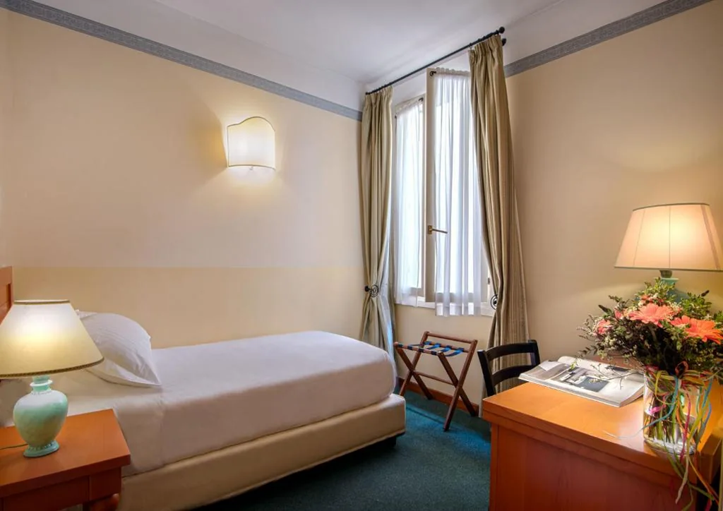 Camera Singola — Hotel Botticelli