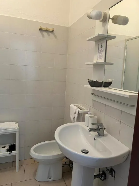 Single Room — Hotel Cecile