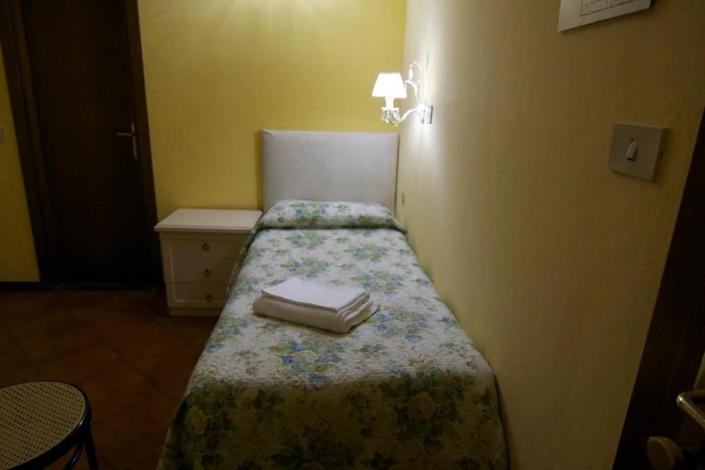 Single Room — Hotel Cordova