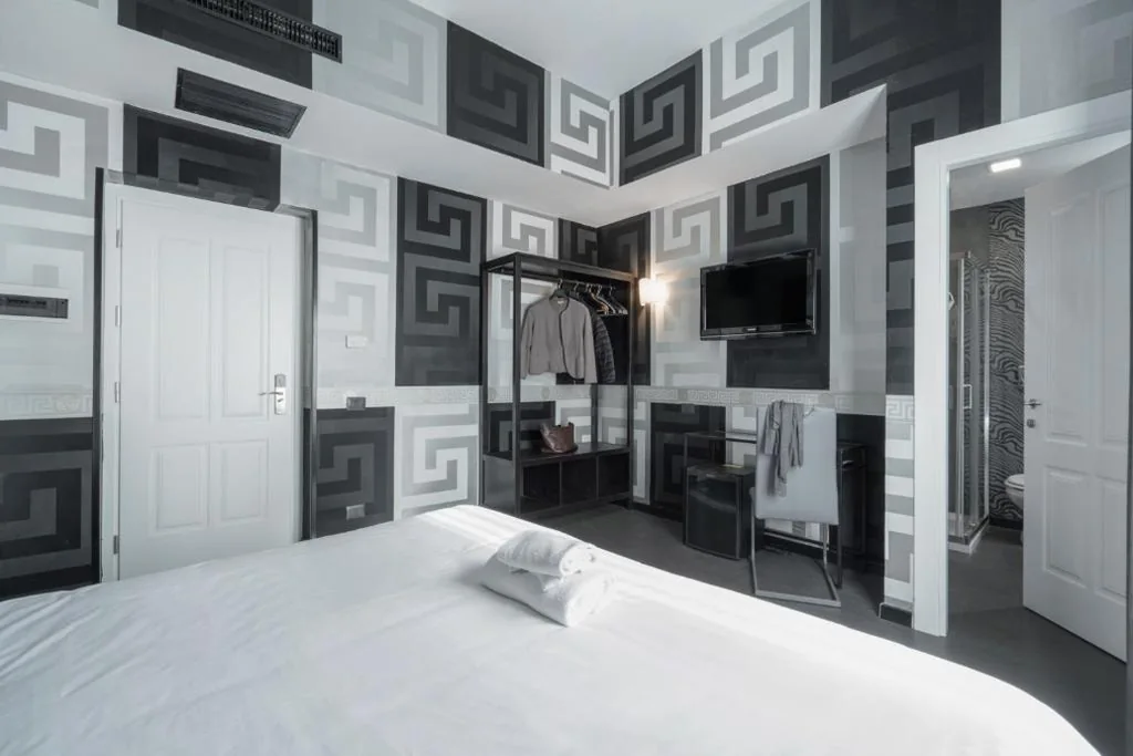 Single Room — Hotel Deco