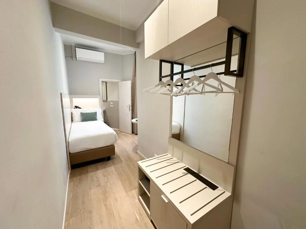 Single Room — Hotel Giappone