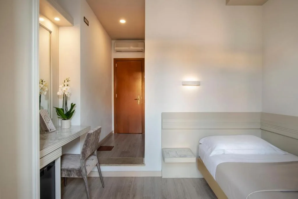 Single Room — Hotel Grifone Firenze – Meetings & Spa