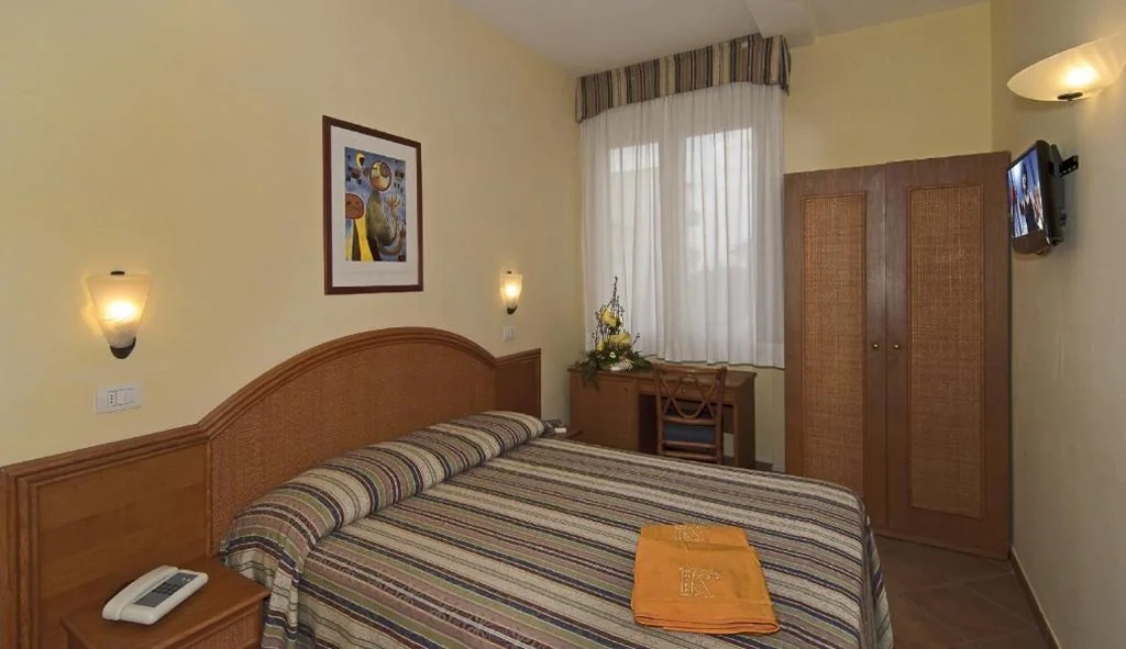 Single Room — Hotel Katy