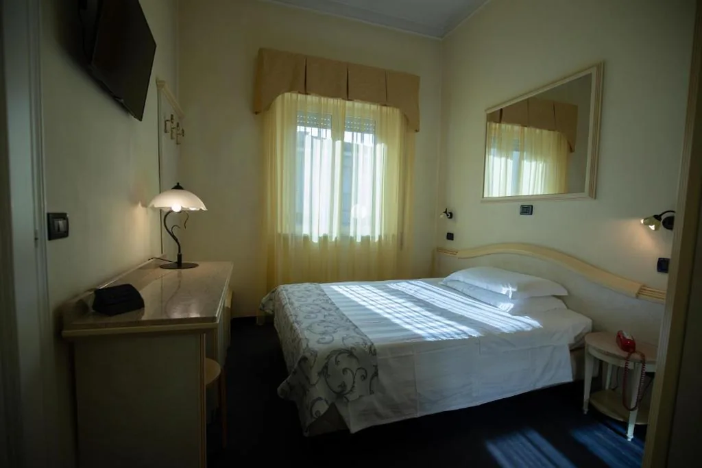 Camera Singola — Hotel London