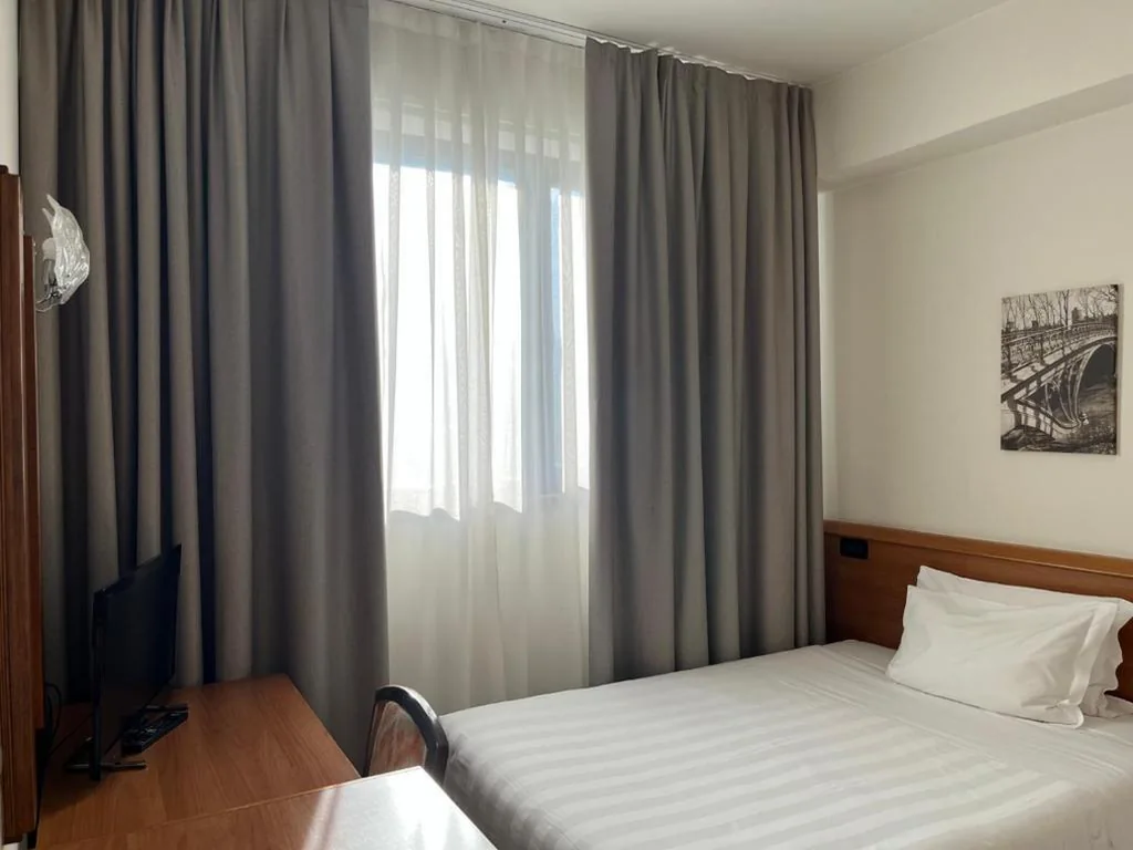 Single Room — Hotel Napoleon