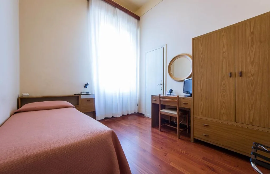 Single Room — Hotel Reale