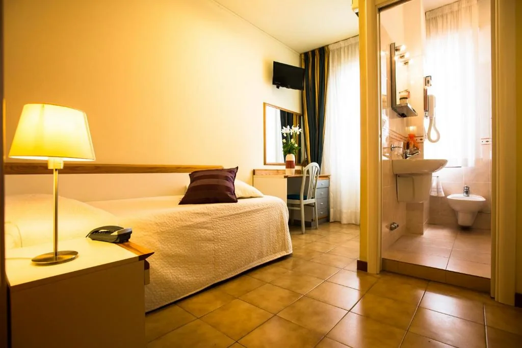 Single Room — Hotel Roma
