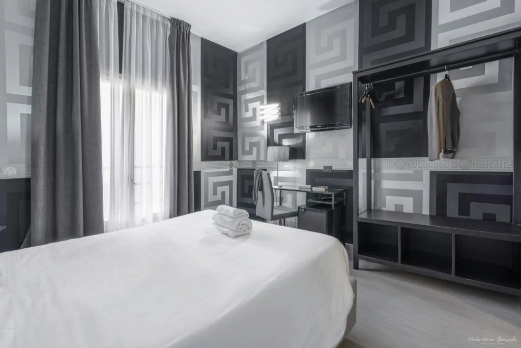 Single Room — Hotel Spagna