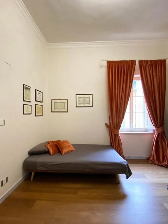 Camera Singola — L’antica casa sui lungarni di Pisa