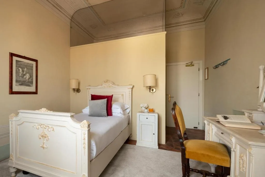 Single Room — Loggiato Dei Serviti