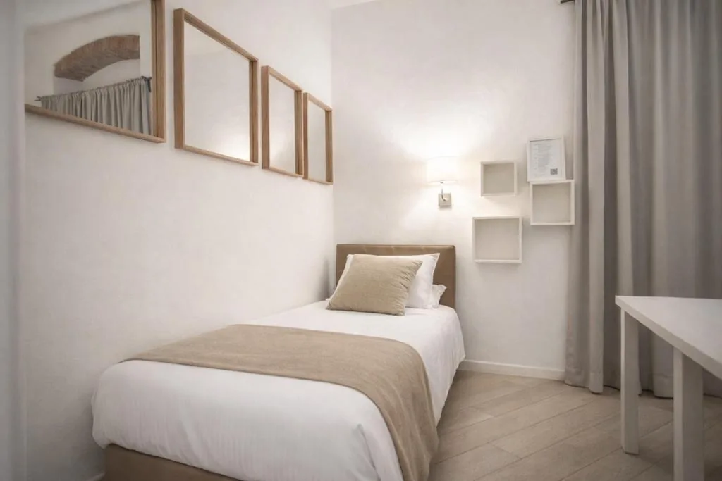 Small Single Room — Hotel Bencidormi