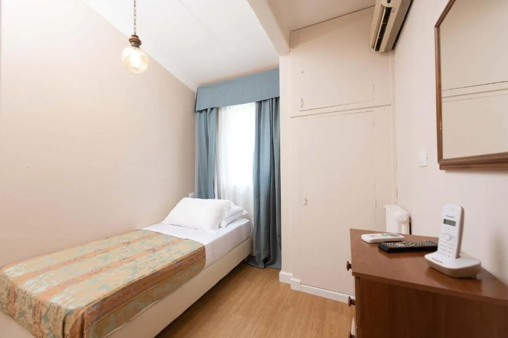 Camera Singola Piccola — Hotel La Pace