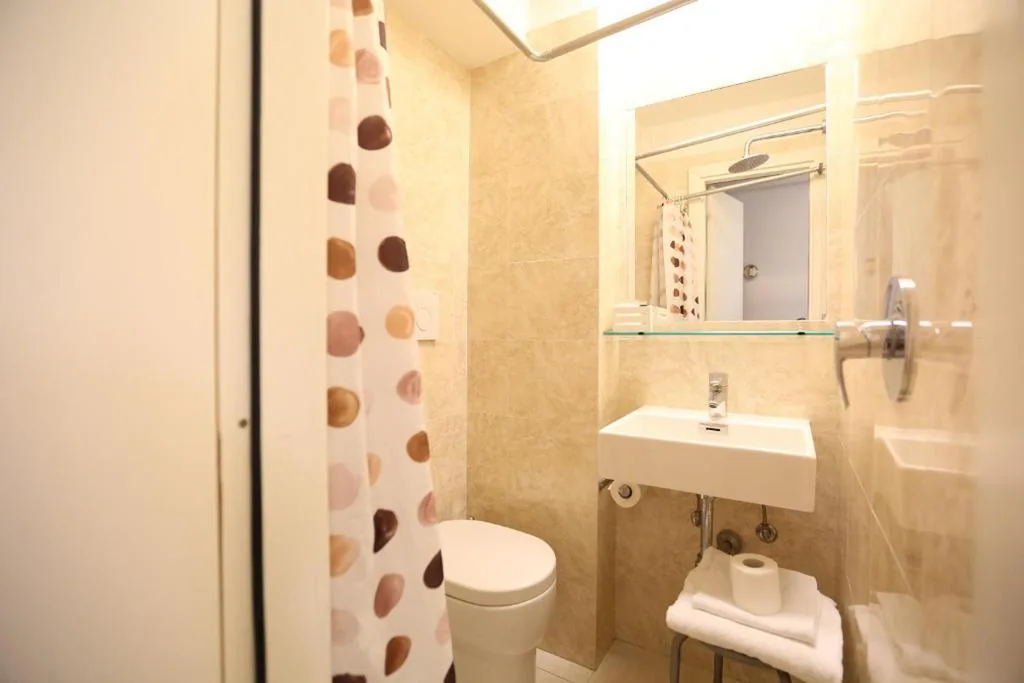 Small Single Room — Hotel Touring