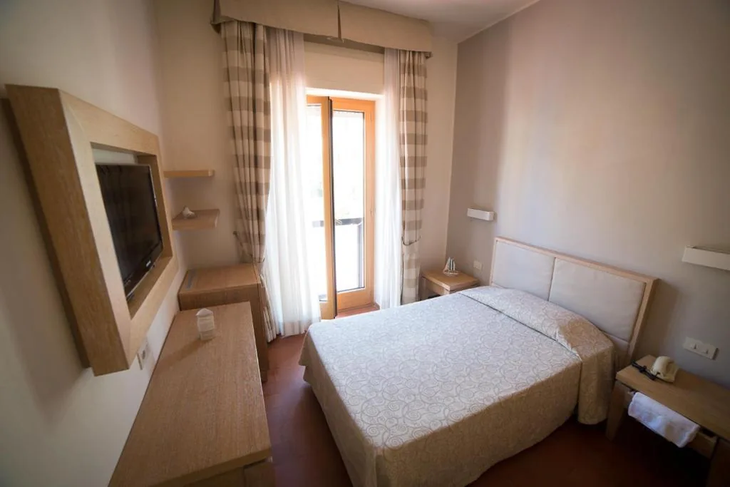 Camera Singola senza Vista Mare — Hotel Miramare