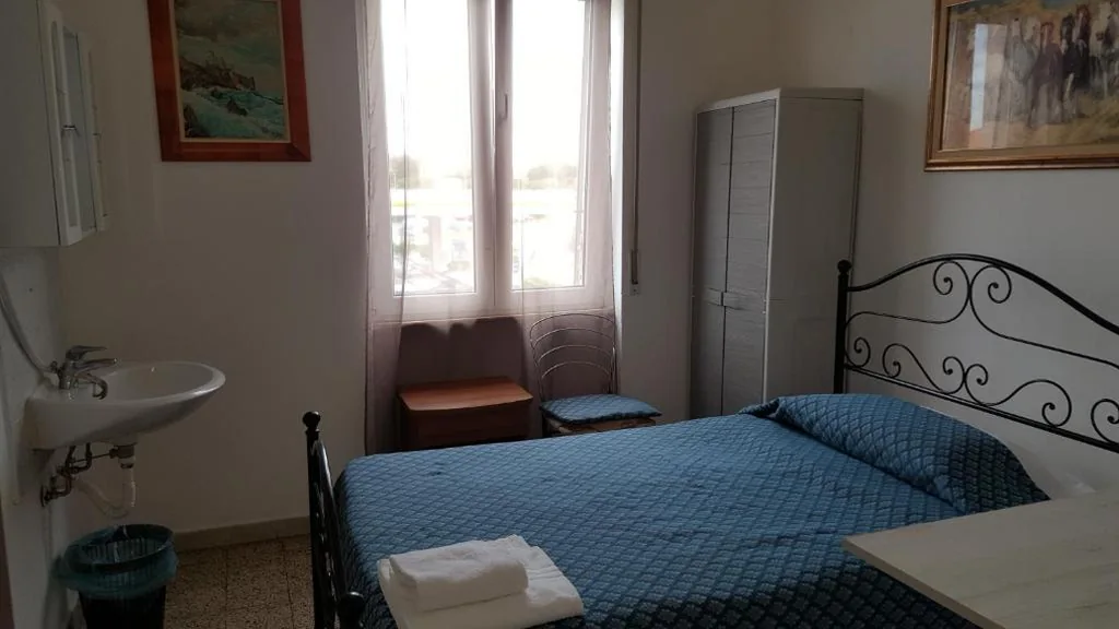 Standard Single Room with Shared Bathroom — Albergo Pensione Ardenza SELF CHECK-IN