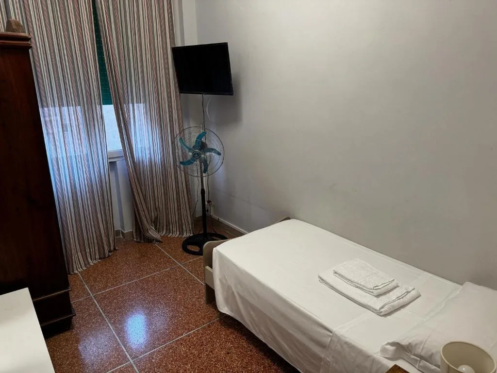 Camera Singola Standard con Bagno in Comune — City Room’s