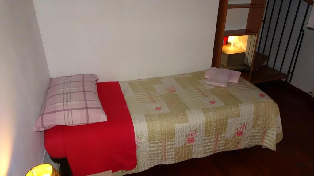 Camera Singola Standard con Bagno in Comune — Holiday House Ospedale 2