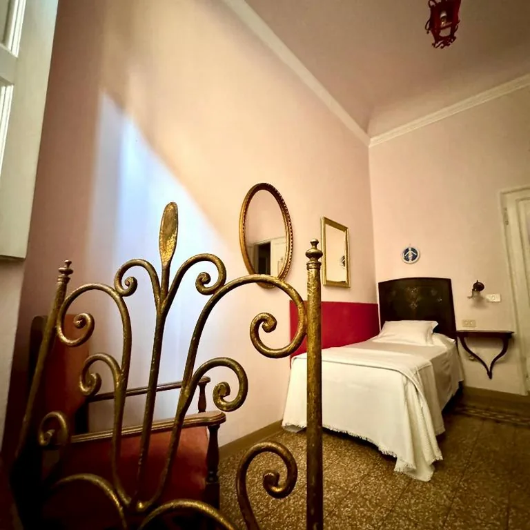 Standard Single Room with Shared Bathroom — Hotel Cestelli