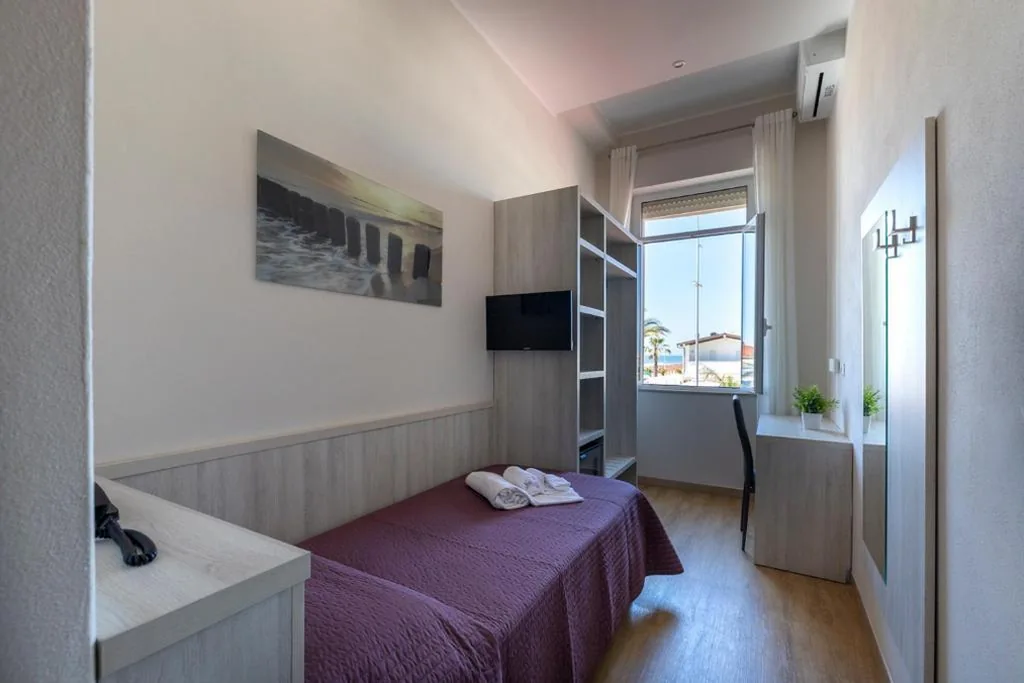 Standard Single Room with Sea View — Hotel Biagi & Residence