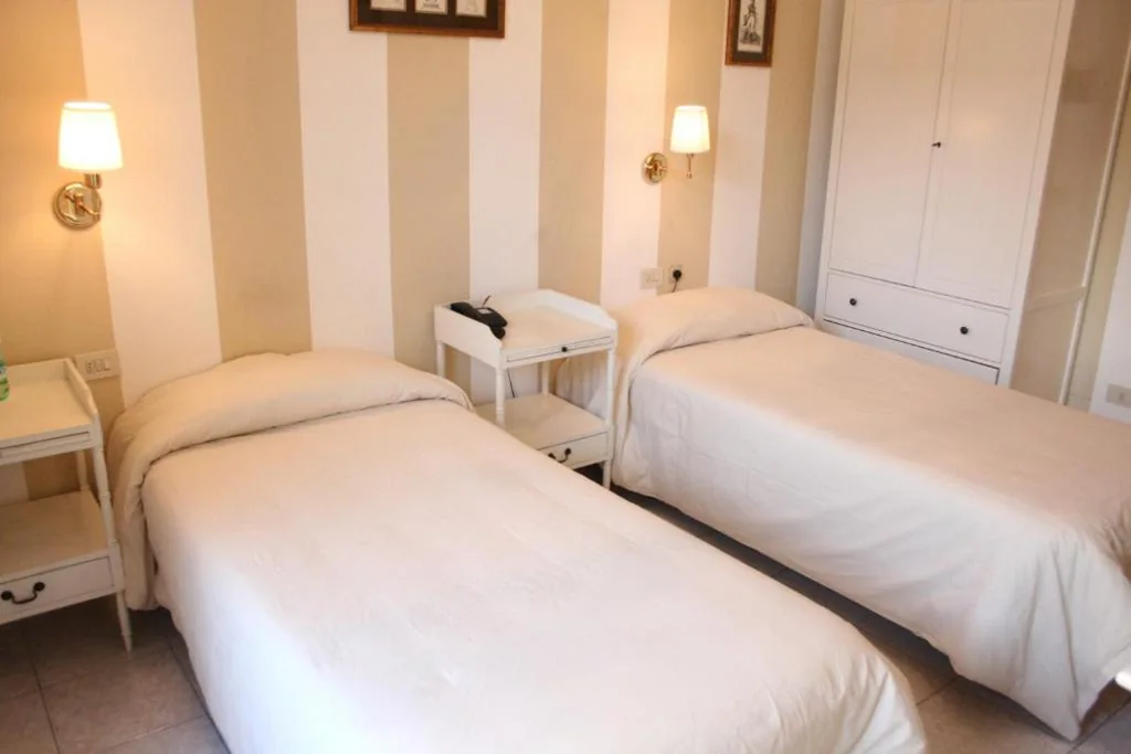 Standard Single Room — Hotel Alex