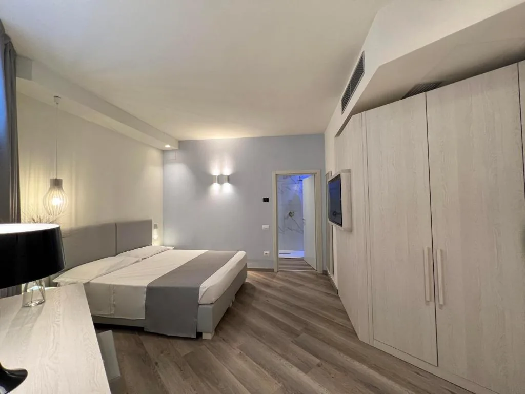 Standard Single Room — Hotel Rex
