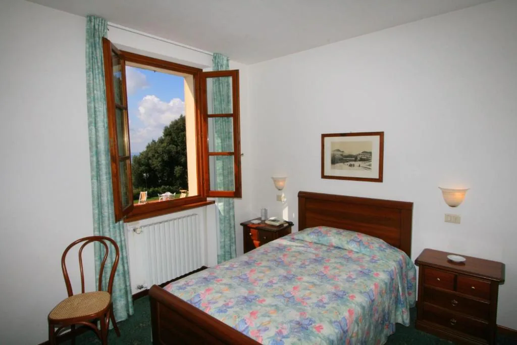 Standard Single Room — Villa Nencini