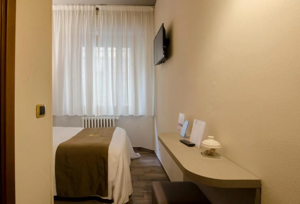 Camera Singola Superior — Hotel Maria