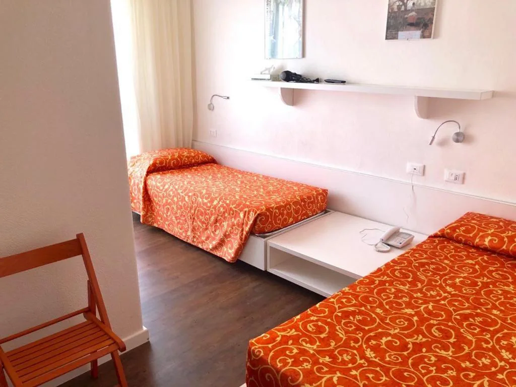 Standard Twin Room with Garden View — Hotel Sabrina
