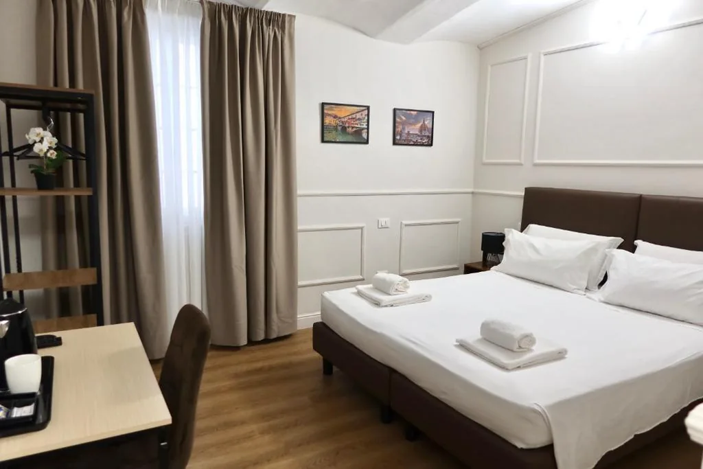 Standard Twin Room — El Roy Garden Rooms
