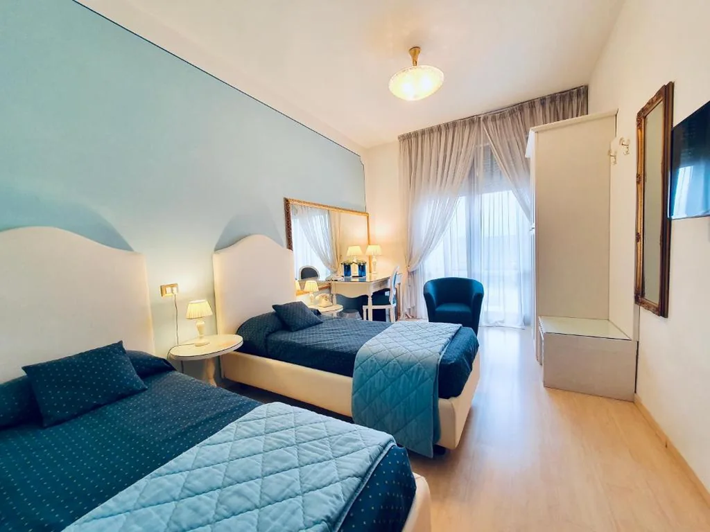 Camera Standard Doppia con Letti Singoli — Hotel Continentale