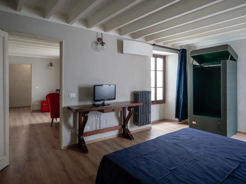 Camera Standard Matrimoniale/Doppia con Letti Singoli — B&B Stupido Hotel