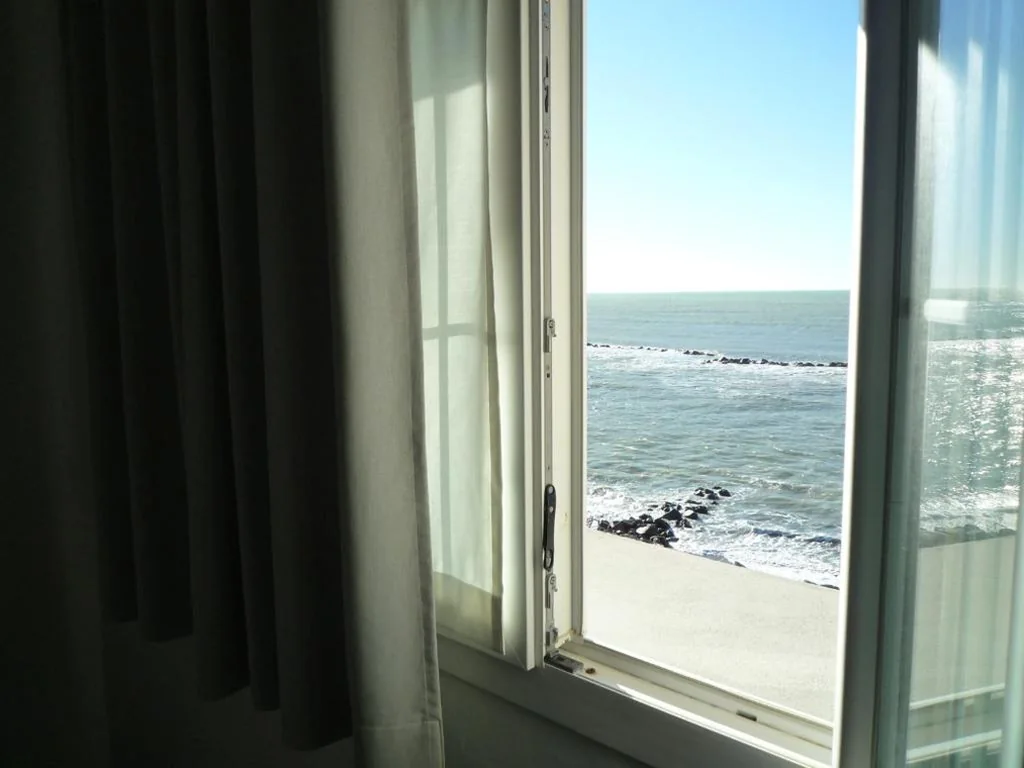 Camera Standard Matrimoniale/Doppia con Letti Singoli con Vista Mare — Casa F.A.C.I