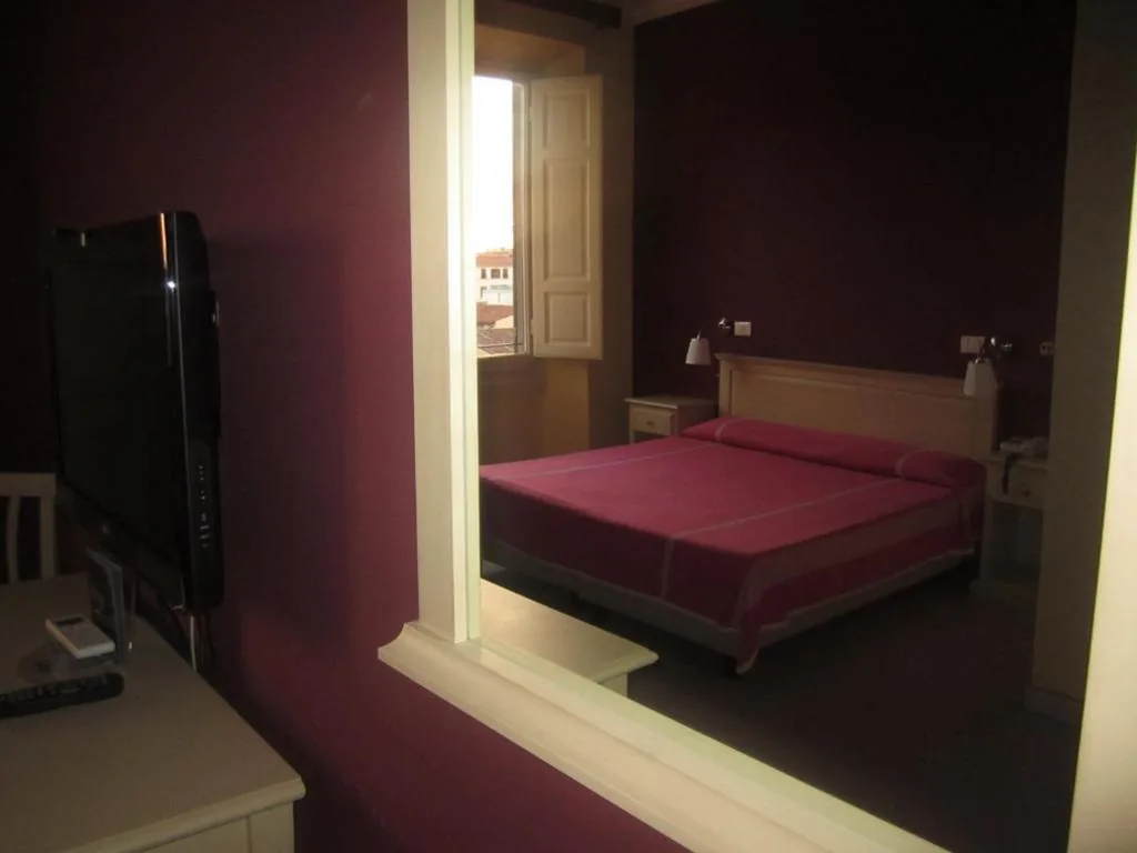 Standard Double or Twin Room with Private Bathroom — Hotel Genzianella