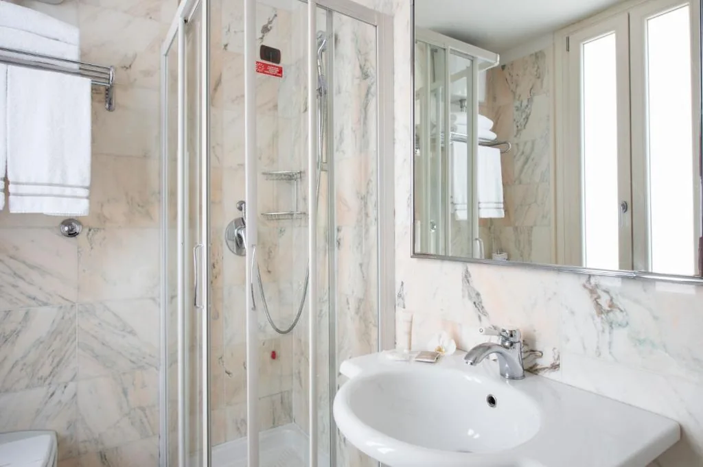Standard Double or Twin Room — Hotel Grifone Firenze – Meetings & Spa