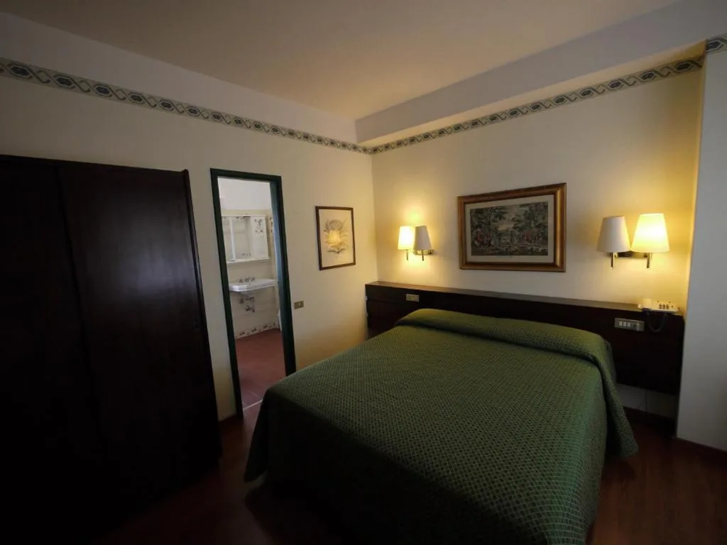 Camera Standard Matrimoniale/Doppia con Letti Singoli — Hotel Piccadilly
