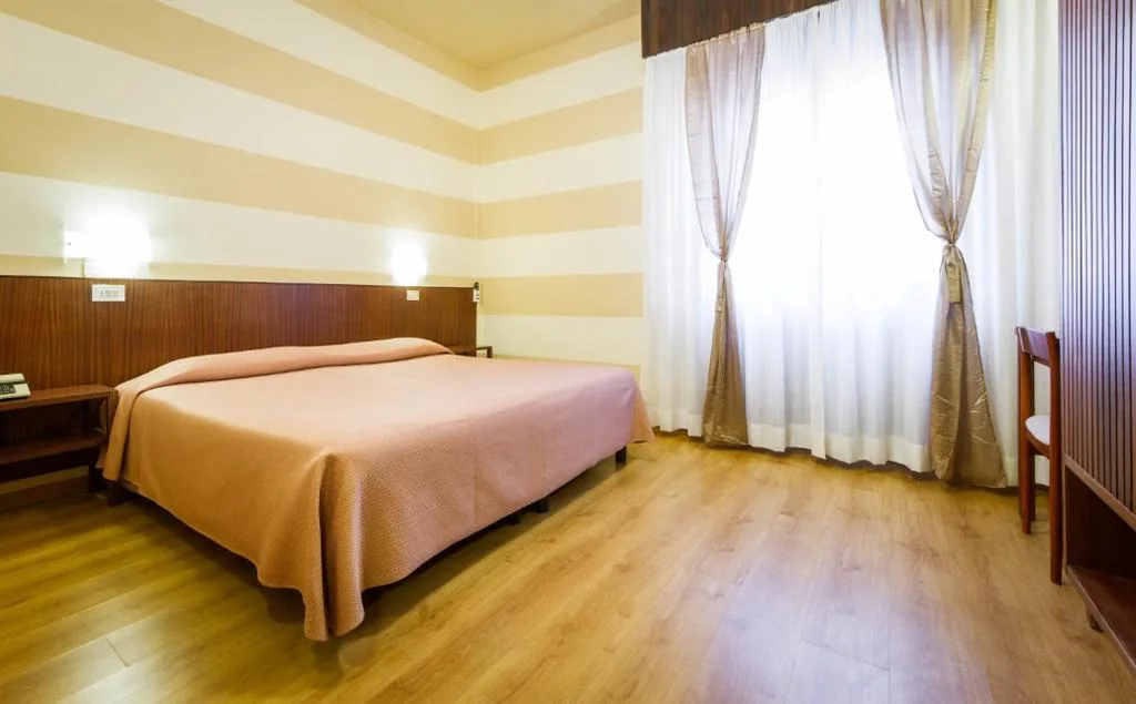 Standard Double or Twin Room — Hotel Reale