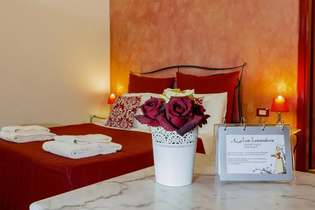 Standard Double or Twin Room — La Locandiera B&B
