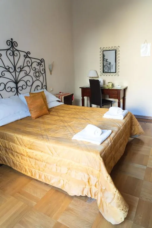 Standard Double or Twin Room — Relais Accademia