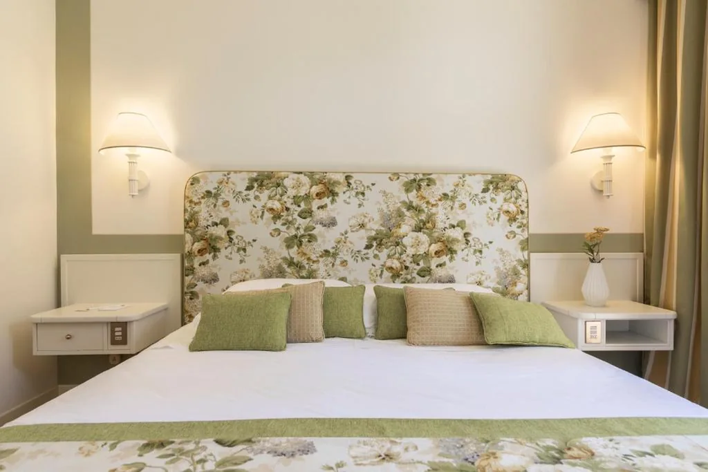 Camera Standard Matrimoniale/Doppia con Letti Singoli — Relais Santa Chiara Hotel by Double Hospitality
